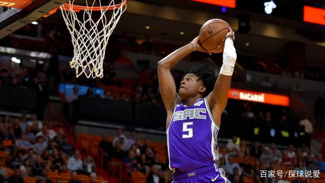 游客上午在 游客上午在